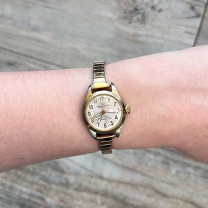 Vintage Jean Cardot 17 Jewels Quartz Gold Tone Bracelet Watch Retro Classic